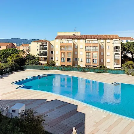 Le Lagon Bleu Piscine Et Tennis * Fréjus
